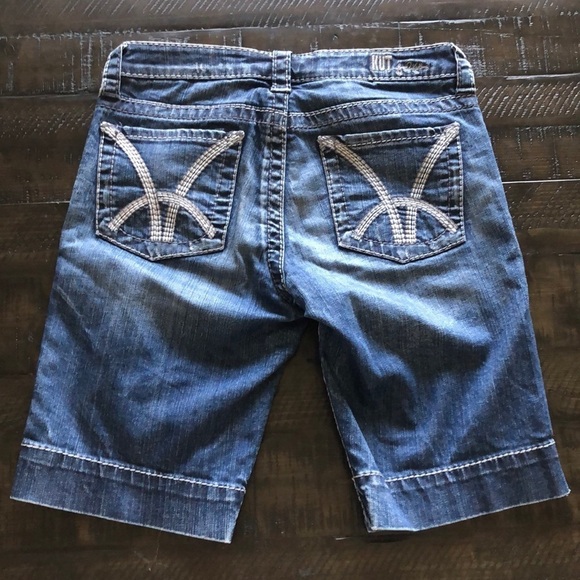 KUT From The Kloth “So Low” Distressed Blue Denim Size 4 Bermuda EUC Jean Short - Picture 10 of 16